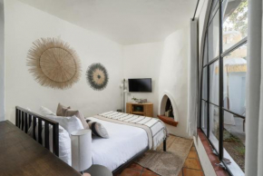 Casa Blanca Suite B2 - New, Private, Cozy!
